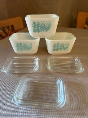 Pyrex Vintage Pyrex 501 Snowflake Blue Refrigerator Dishes - Set of 3 w/ lids
